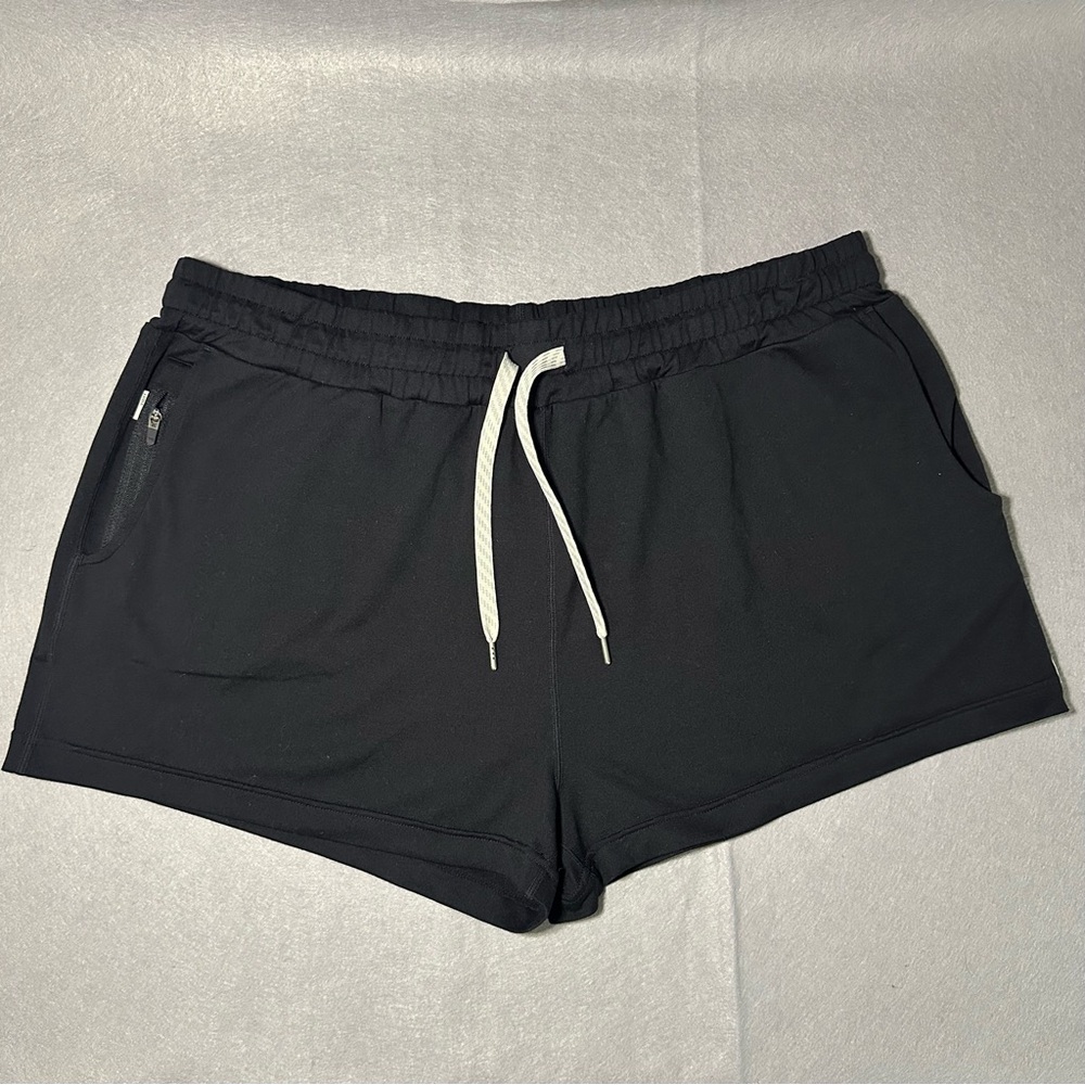 Vuori Halo Performance shorts Size XL